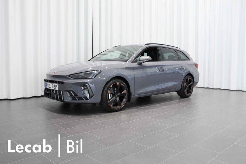 Grå (graphene grey) Begagnad 2025 Cupra Leon Kombi | 359 500 kr (Dyr) - Bild 1/4