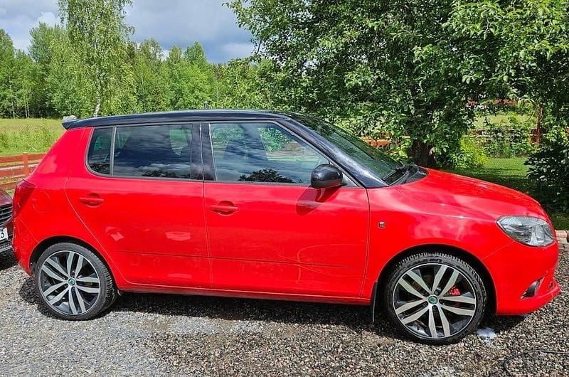 Begagnad Skoda Fabia RS 180 HK (132 kW) 2011