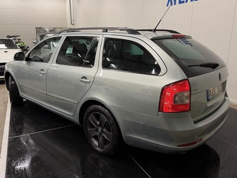 Begagnad Skoda Octavia Elegance 122 HK (89 kW) 2009 Ljusgrön Kombi