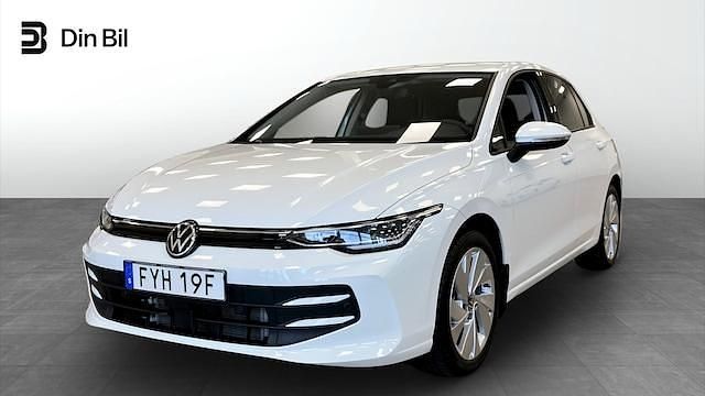 Vit Begagnad 2024 VW Golf VIII Life Kombi | 269 800 kr (Bra pris) - Bild 1/4