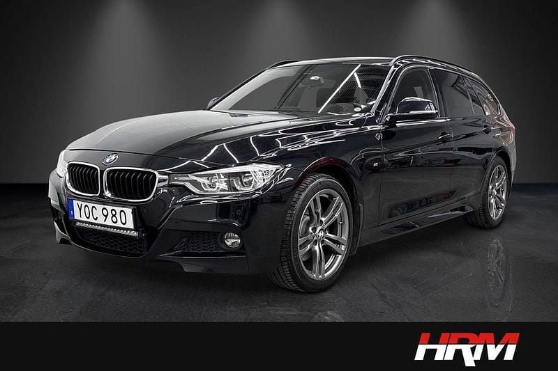 Svart Begagnad 2017 BMW 330 M Sport Kombi | 264 900 kr (Marknadspris) - Bild 1/4