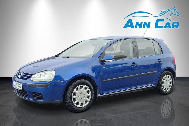 Begagnad VW Golf IV 102 HK (75 kW) 2005 Blå Halvkombi