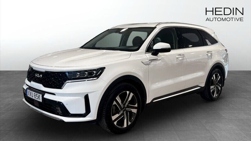 Vit (white) Begagnad 2023 Kia Sorento Advance SUV | 489 900 kr (Bra pris) - Bild 1/4