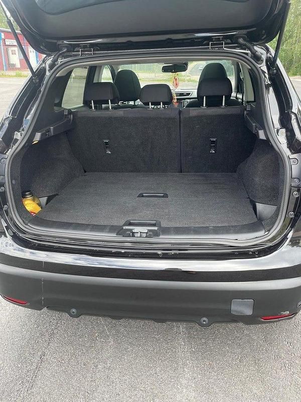 Begagnad Nissan Qashqai 110 HK (80 kW) 2017 Svart SUV