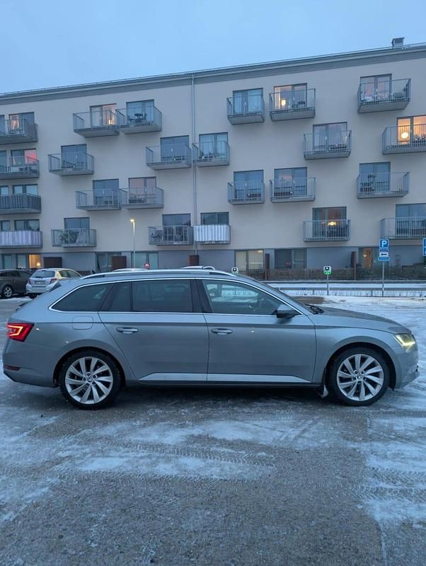 Begagnad Skoda Superb 150 HK (110 kW) 2017 Kombi