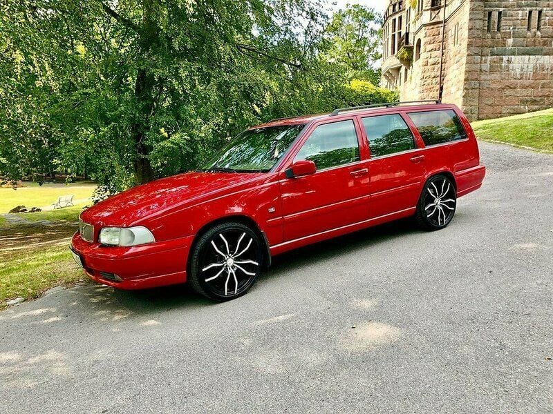 Begagnad Volvo V70 140 HK (102 kW) 1998 Silver Kombi