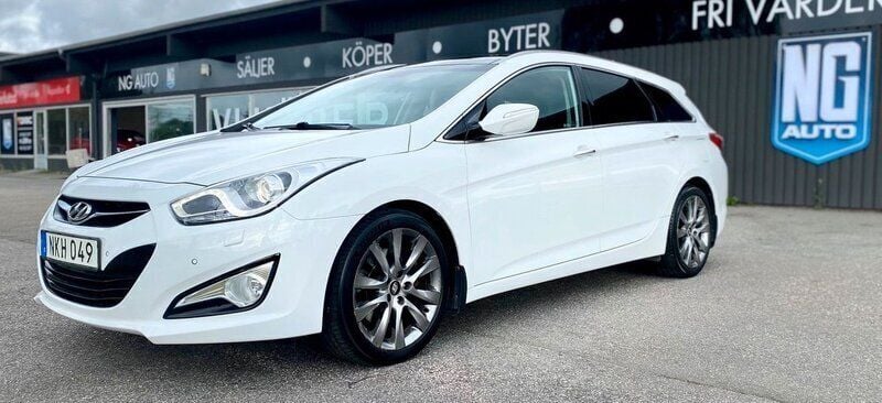 Vit Begagnad 2014 Hyundai i40 Kombi | 129 900 kr (Lite dyr) - Bild 1/4