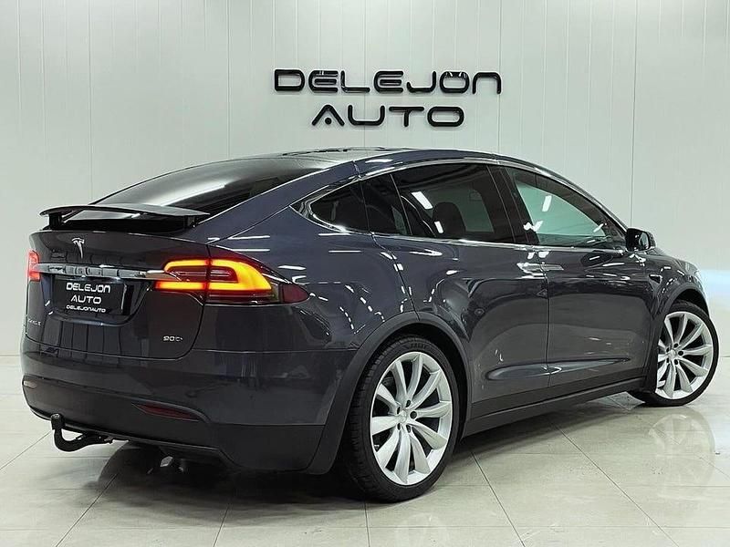 Begagnad Tesla Model X 311 kW (423 HK) 2017 Midnight silver metallic SUV
