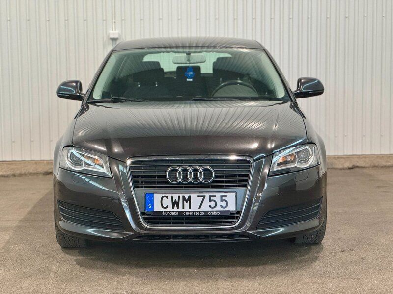 Grå Begagnad 2009 Audi A3 Sportback Attraction Halvkombi | 84 900 kr (Lite dyr) - Bild 1/4
