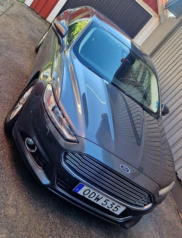 Grå Begagnad 2017 Ford Mondeo Business Edition Halvkombi | 129 000 kr (Bra pris) - Bild 1/4