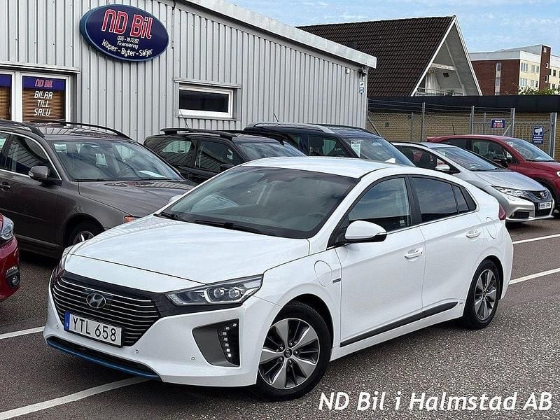 Vit Begagnad 2018 Hyundai Ioniq Eco Sedan | 139 000 kr (Bra pris) - Bild 1/4