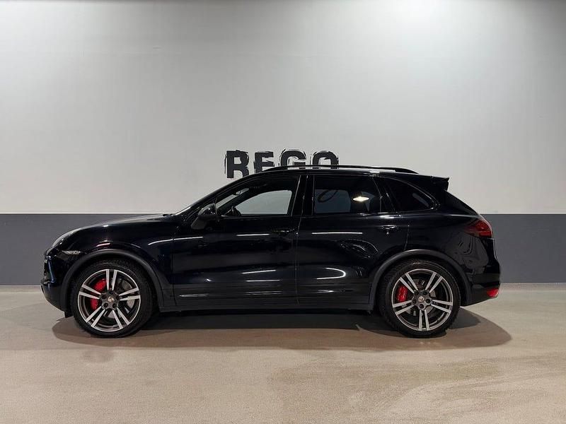 Svart Begagnad 2012 Porsche Cayenne Turbo SUV | 229 000 kr - Bild 1/4