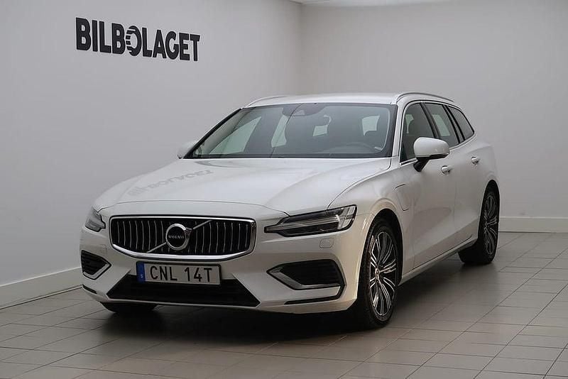 Vit Begagnad 2021 Volvo V60 Inscription Kombi | 274 800 kr (Bra pris) - Bild 1/4