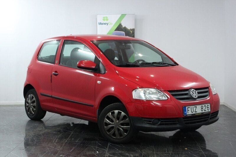 Röd Begagnad 2007 VW Fox Halvkombi | 22 900 kr - Bild 1/4