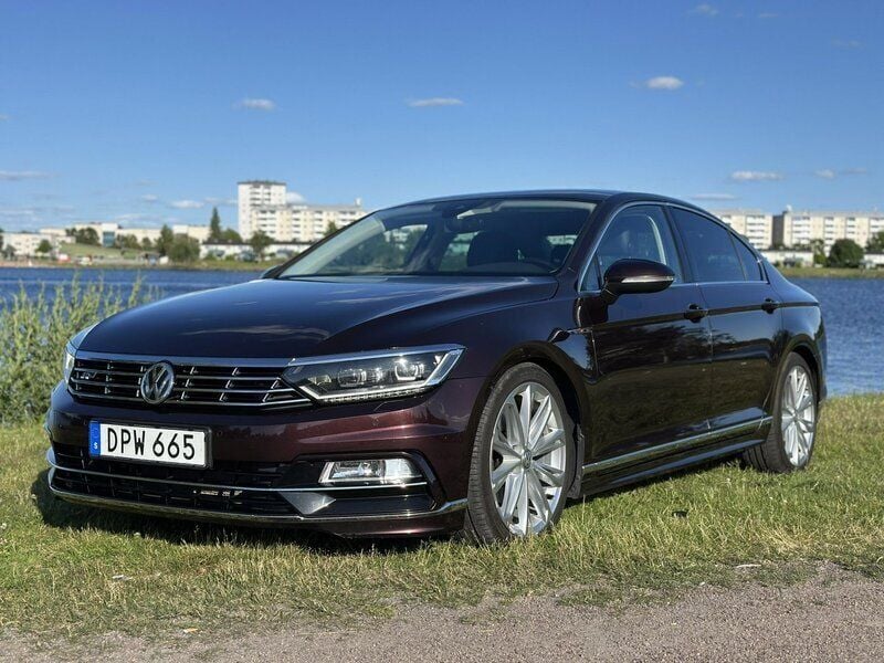 Röd Begagnad 2018 VW Passat GT Sedan | 220 000 kr (Bra pris) - Bild 1/4