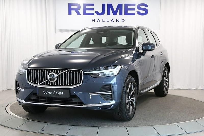 Begagnad Volvo XC60 Core 355 HK (261 kW) 2023 Blå SUV
