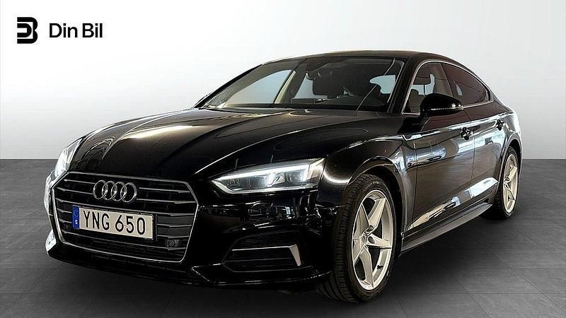 Brilliantsvart Begagnad 2017 Audi A5 Sportback Sport Halvkombi | 219 000 kr (Marknadspris) - Bild 1/4