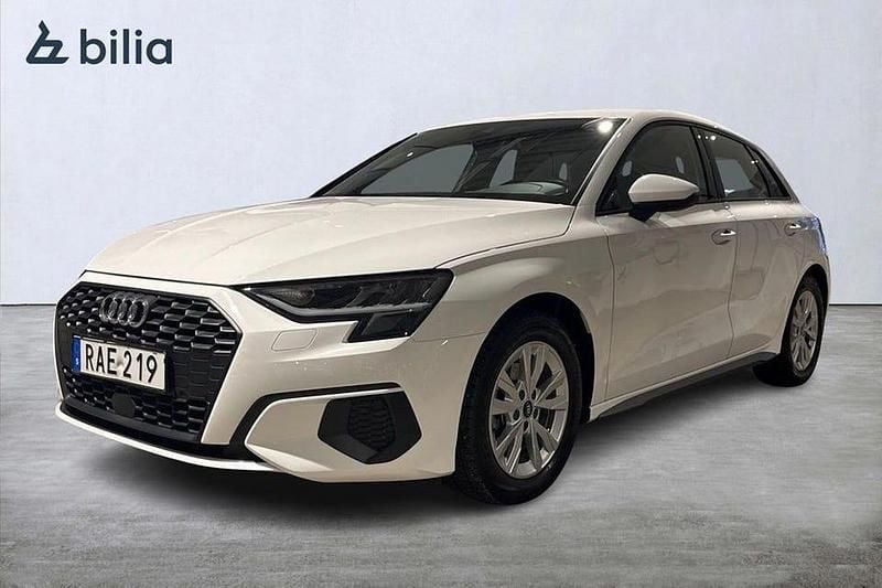 Begagnad Audi A3 Proline 151 HK (111 kW) 2023 Vit Sedan