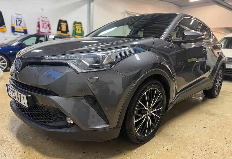 Begagnad Toyota C-HR Executive 122 HK (89 kW) 2018 Mörkgrå SUV
