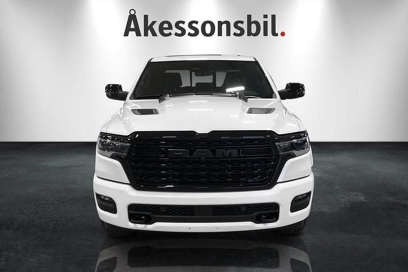 Ny RAM 1500 548 HK (403 kW) 2025 Vit Pickup