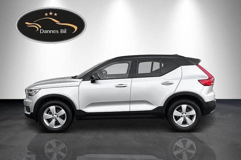 Silver Begagnad 2018 Volvo XC40 R-Design SUV | 292 000 kr (Lite dyr) - Bild 1/4