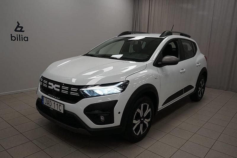 Vit Begagnad 2022 Dacia Sandero Stepway SUV | 154 900 kr (Marknadspris) - Bild 1/3