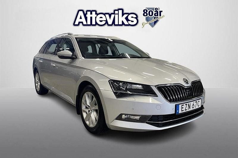 Silver Begagnad 2019 Skoda Superb Style Kombi | 224 900 kr (Marknadspris) - Bild 1/4