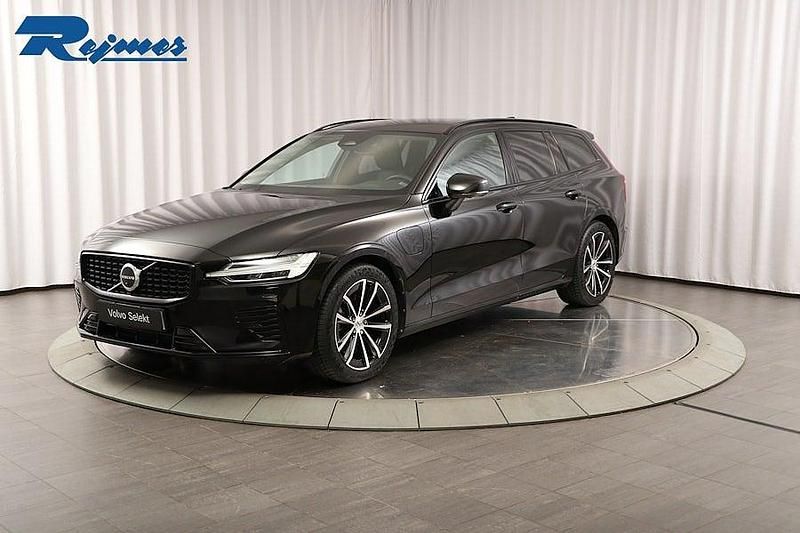 Svart Begagnad 2022 Volvo V60 Plus Kombi | 369 900 kr (Dyr) - Bild 1/4