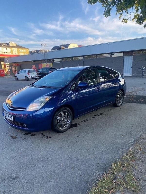 Blå Begagnad 2009 Toyota Prius Halvkombi | 84 000 kr (Marknadspris) - Bild 1/4