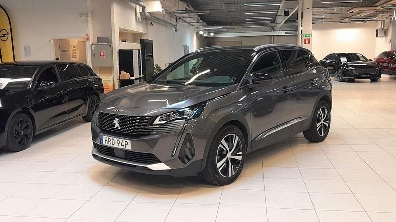 Grå Begagnad 2024 Peugeot 3008 GT SUV | 284 900 kr (Marknadspris) - Bild 1/4