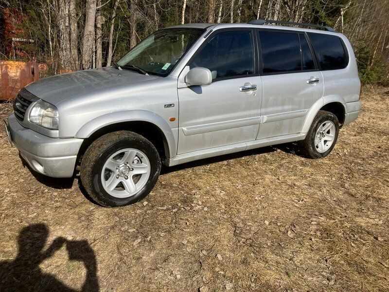 Begagnad 2003 Suzuki Grand Vitara SUV | 28 000 kr (Marknadspris) - Bild 1/4