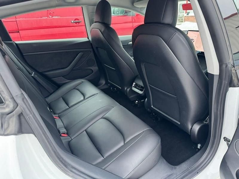 Begagnad 2021 Tesla Model 3 Long Range AWD Sedan | 213 000 kr (Marknadspris) - Bild 1/4