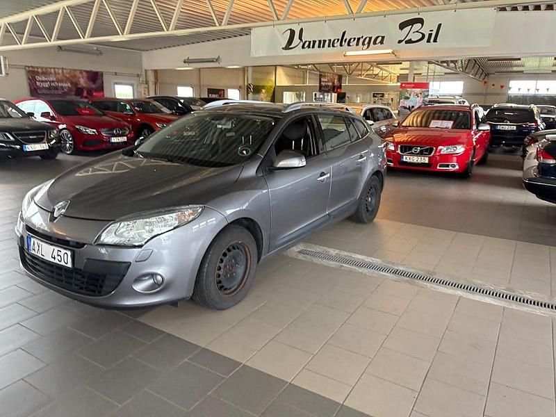 Begagnad Renault Mégane GrandTour 110 HK (80 kW) 2011 Grå Kombi