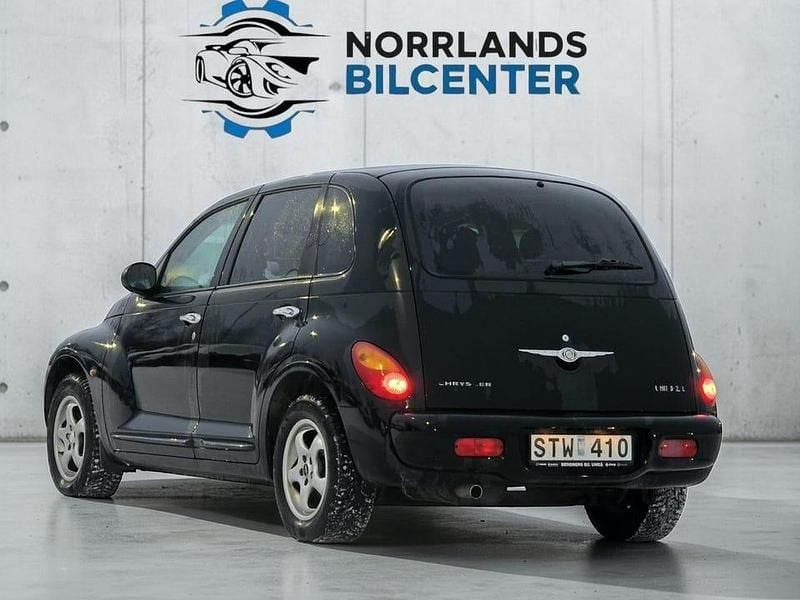 Begagnad Chrysler PT Cruiser 141 HK (103 kW) 2001 Svart Halvkombi