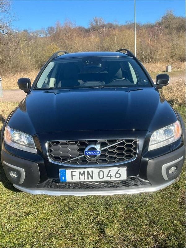 Svart Begagnad 2015 Volvo XC70 Momentum SUV | 165 000 kr (Marknadspris) - Bild 1/4