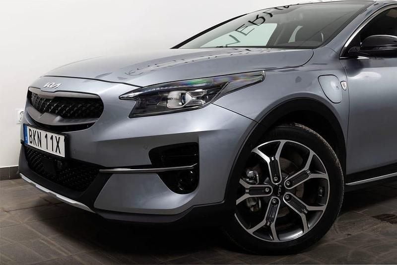 Begagnad Kia XCeed Advance 143 HK (105 kW) 2022 Grå SUV