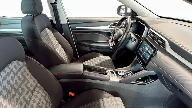 Begagnad MG ZS Comfort 114 kW (156 HK) 2022 Vit SUV