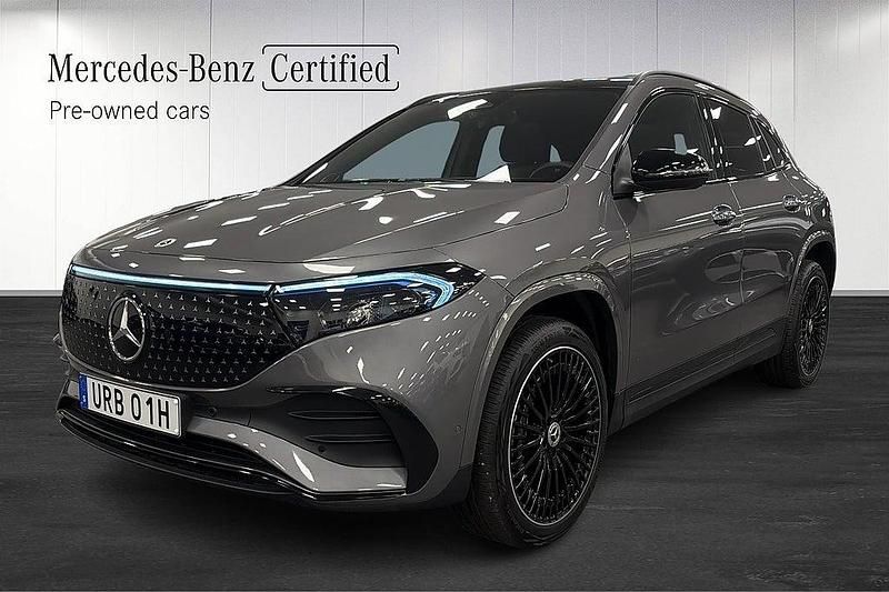 Mörkgrå Begagnad 2024 Mercedes EQA250+ AMG SUV | 499 000 kr (Marknadspris) - Bild 1/4