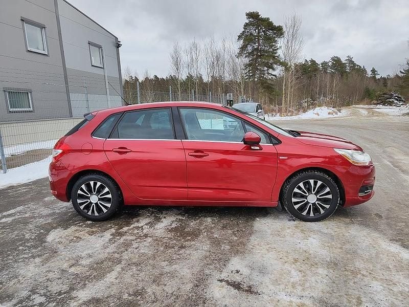 Begagnad Citroën C4 112 HK (82 kW) 2011 Röd Halvkombi