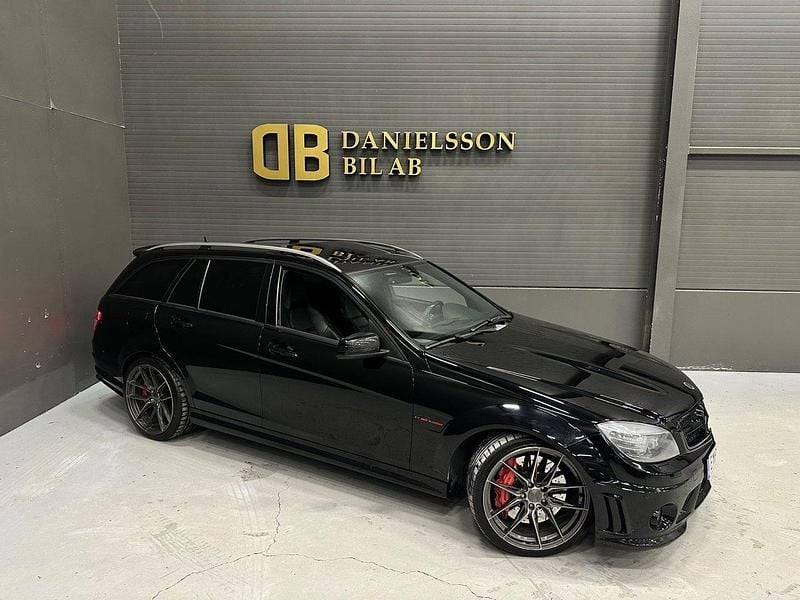 Svart Begagnad 2009 Mercedes C63 AMG AMG Kombi | 289 800 kr (Lite dyr) - Bild 1/4