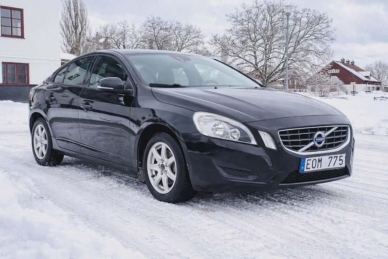 Begagnad Volvo S60 Kinetic 150 HK (110 kW) 2012 Svart Sedan
