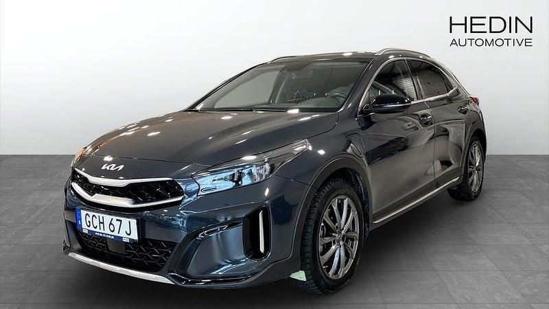 Grå Begagnad 2023 Kia XCeed Advance SUV | 299 900 kr (Marknadspris) - Bild 1/4