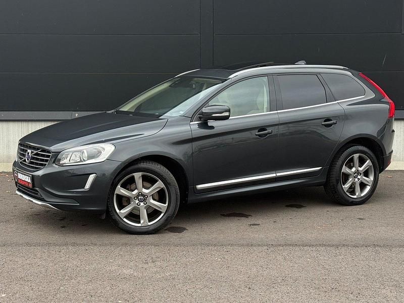 Grå Begagnad 2013 Volvo XC60 Summum SUV | 169 800 kr (Marknadspris) - Bild 1/4