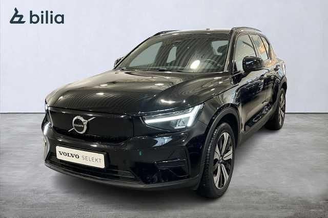 Svart Begagnad 2022 Volvo XC40 Core SUV | 344 900 kr (Superpris) - Bild 1/3