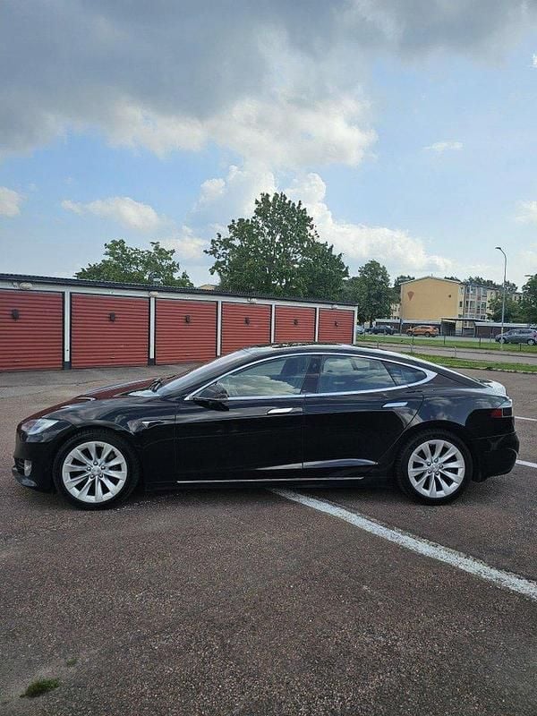 Svart Begagnad 2020 Tesla Model S Sedan | 319 000 kr (Bra pris) - Bild 1/4