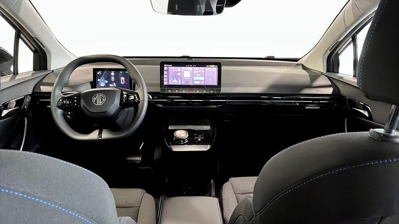 Begagnad MG MG4 EV 125 kW (170 HK) 2024 Grå Halvkombi
