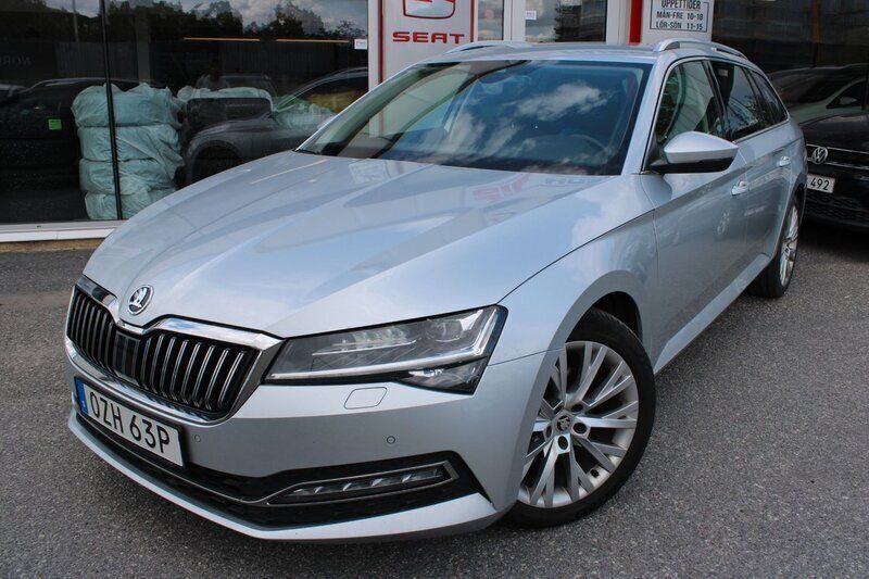 Silver Begagnad 2021 Skoda Superb Business Line Kombi | 279 900 kr (Marknadspris) - Bild 1/4