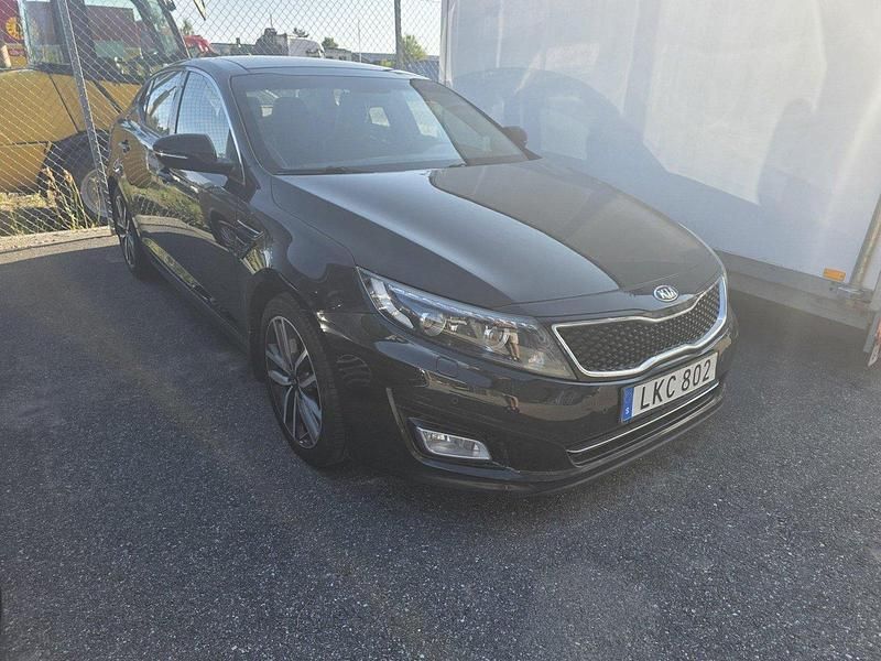 Svart Begagnad 2014 Kia Optima Sedan | 109 900 kr (Marknadspris) - Bild 1/4