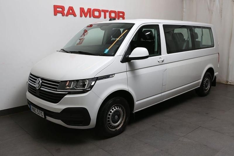 Vit Begagnad 2022 VW Caravelle Comfortline Minibuss | 449 900 kr (Marknadspris) - Bild 1/3
