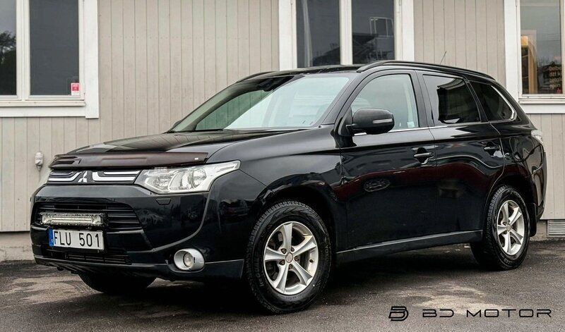 Svart Begagnad 2013 Mitsubishi Outlander SUV | 94 900 kr (Marknadspris) - Bild 1/4